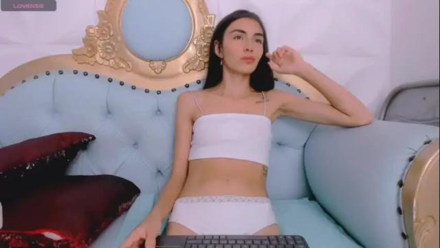 Image 3 of eimy_skinny Stream on Chaturbate on 24 days ago