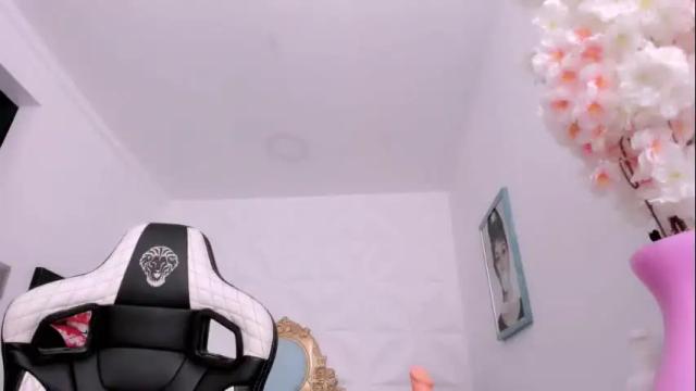 Image 3 of eimy_skinny Stream on Chaturbate on 4 days ago