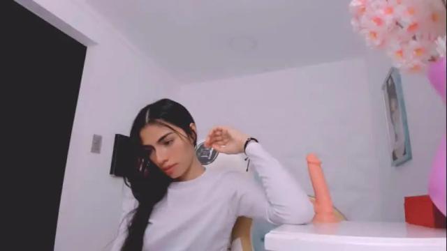 Image 3 of eimy_skinny Stream on Chaturbate on 2 days ago