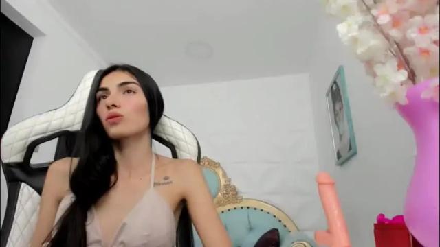 Image 3 of eimy_skinny Stream on Chaturbate on 3 months ago