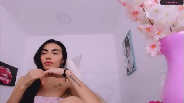 Image 4 of eimy_skinny Stream on Chaturbate on 2 months ago