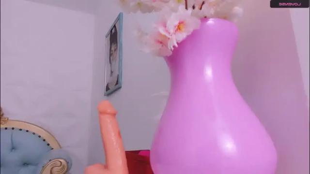 Image 3 of eimy_skinny Stream on Chaturbate on 2 months ago