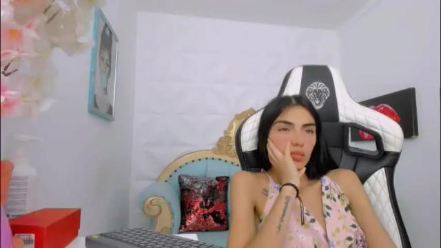 Image 3 of eimy_skinny Stream on Chaturbate on 2 months ago
