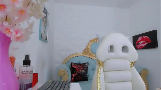 Image 3 of eimy_skinny Stream on Chaturbate on 2 months ago