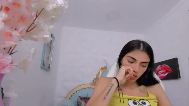 Image 3 of eimy_skinny Stream on Chaturbate on 2 months ago