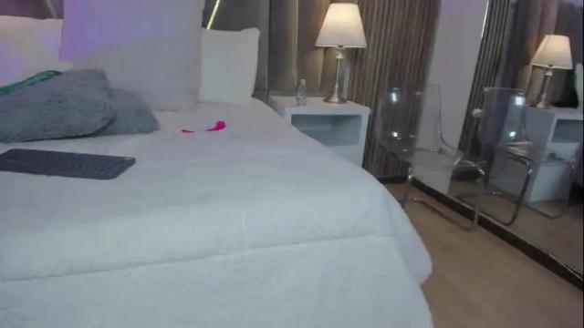 Image 2 of eimy_youn Stream on Chaturbate on 1 month ago
