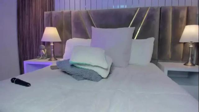 Image 3 of eimy_youn Stream on Chaturbate on 1 month ago