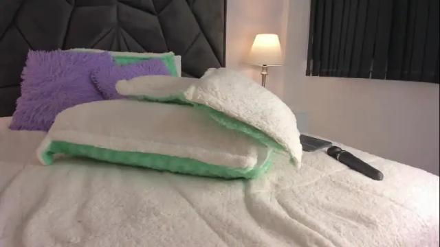Image 4 of eimy_youn Stream on Chaturbate on 1 month ago