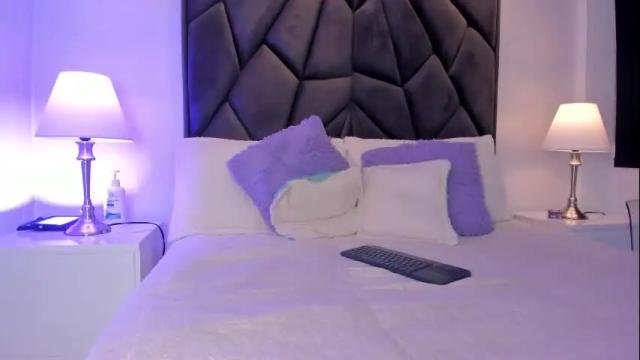 Image 6 of eimy_youn Stream on Chaturbate on 27 days ago