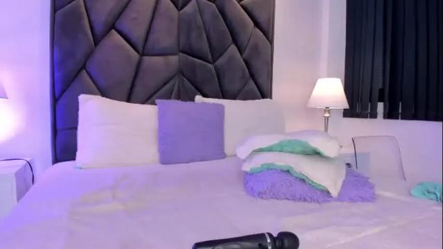 Image 6 of eimy_youn Stream on Chaturbate on 21 days ago