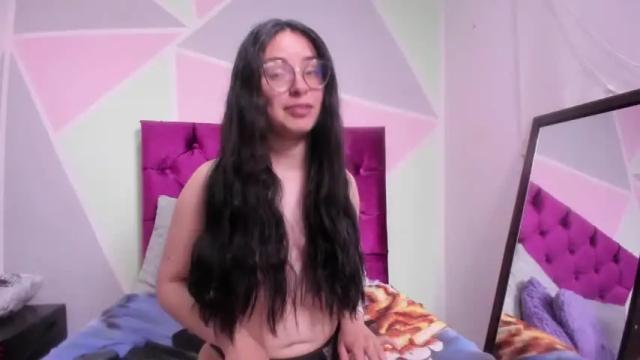 Image 4 of eimyparker Stream on Chaturbate on 17 months ago
