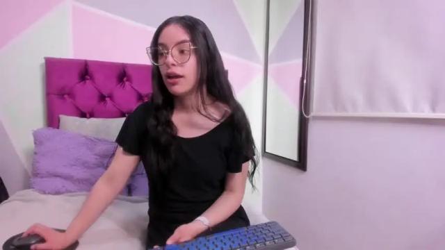 Image 2 of eimyparker Stream on Chaturbate on 17 months ago