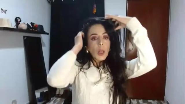 Image 2 of ela_3611 Stream on Chaturbate on 1 month ago