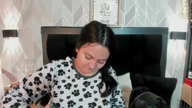 Image 2 of ela_hilton3 Stream on Chaturbate on 1 month ago