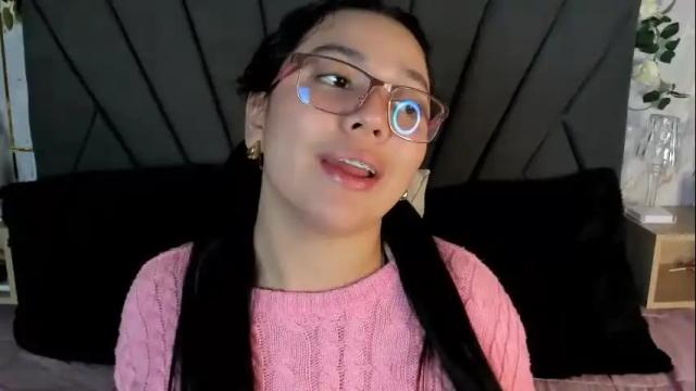 Image 2 of ela_hilton3 Stream on Chaturbate on 27 days ago