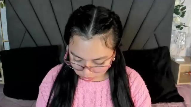Image 3 of ela_hilton3 Stream on Chaturbate on 27 days ago