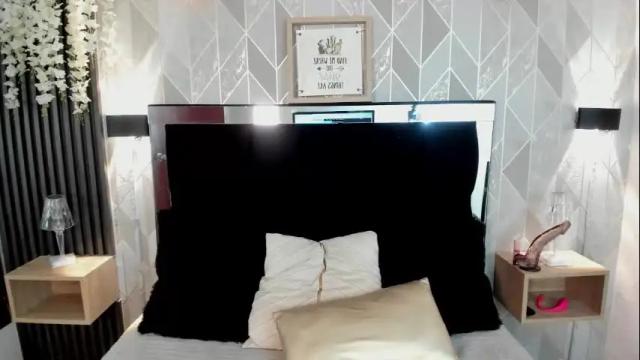 Image 10 of ela_hilton3 Stream on Chaturbate on 8 days ago