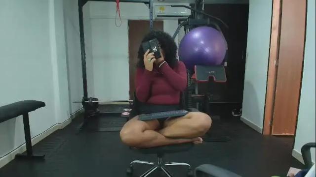 Image 3 of elaforx Stream on Chaturbate on 2 months ago