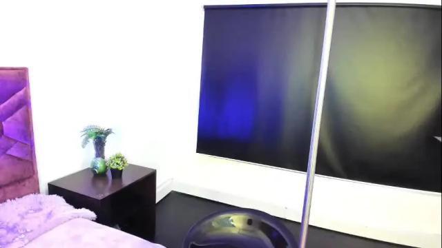 Image 3 of elaia_muller Stream on Chaturbate on 3 months ago