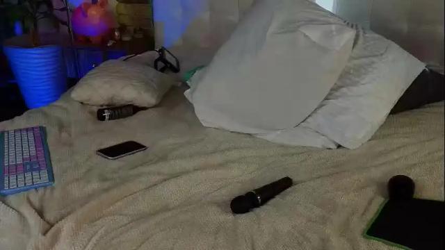 Image 3 of elainaquartzz Stream on Chaturbate on 2 months ago
