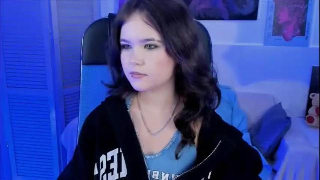 Image 3 of elainebeness Stream on Chaturbate on 2 months ago