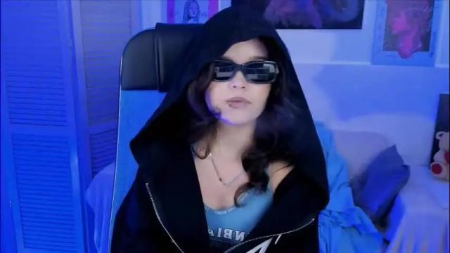 Image 4 of elainebeness Stream on Chaturbate on 2 months ago