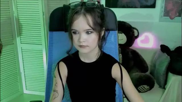 Image 7 of elainebeness Stream on Chaturbate on 2 months ago