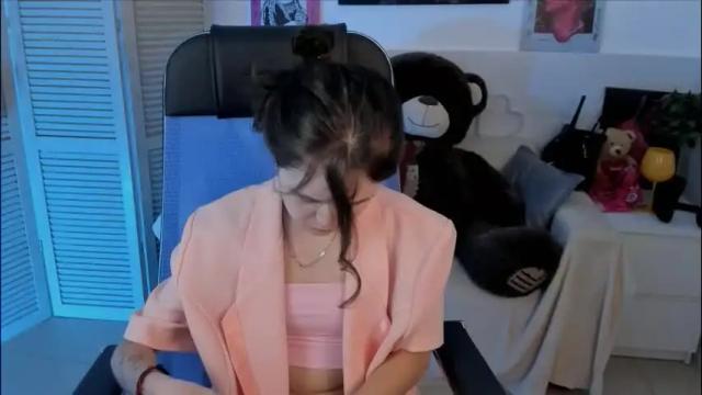 Image 2 of elainebeness Stream on Chaturbate on 2 months ago