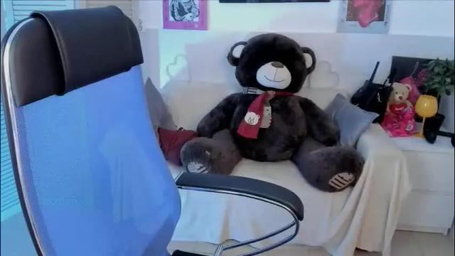 Image 6 of elainebeness Stream on Chaturbate on 2 months ago