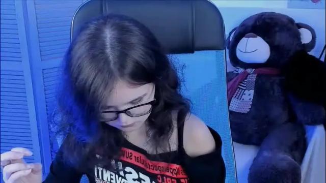 Image 3 of elainebeness Stream on Chaturbate on 2 months ago