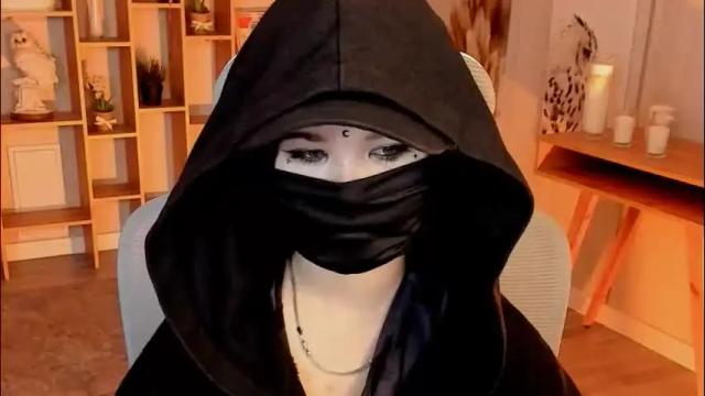 Image 2 of elainebeness Stream on Chaturbate on 2 months ago