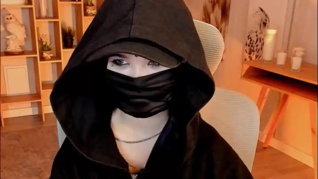 Image 3 of elainebeness Stream on Chaturbate on 2 months ago