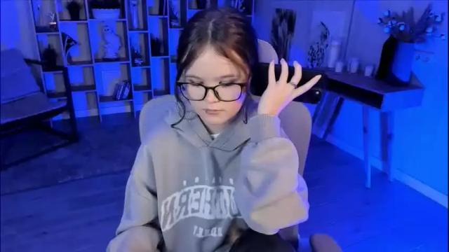 Image 6 of elainebeness Stream on Chaturbate on 2 months ago