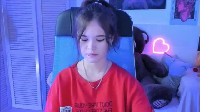 Image 7 of elainebeness Stream on Chaturbate on 1 month ago