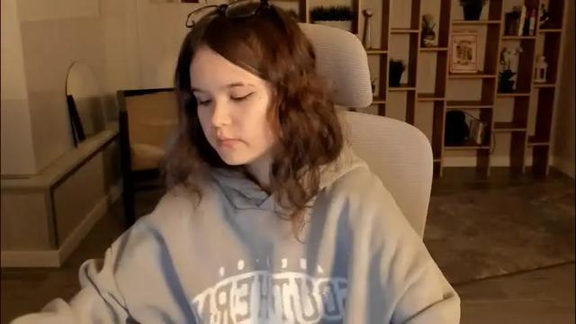 Image 3 of elainebeness Stream on Chaturbate on 1 month ago