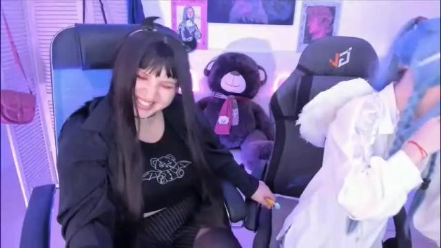 Thumbnail 3, elainebeness's Stream at Chaturbate, 1 month ago