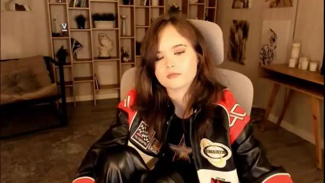 Image 6 of elainebeness Stream on Chaturbate on 1 month ago