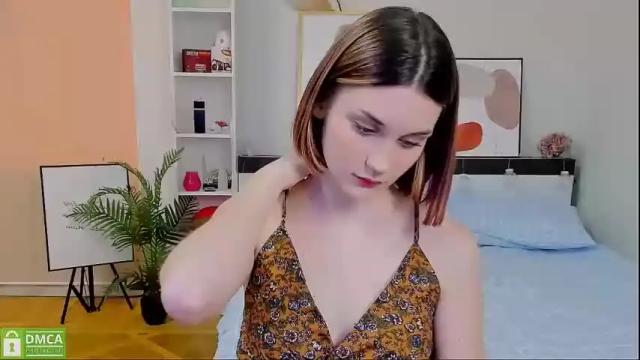 Image 8 of elani_foxy Stream on Chaturbate on 22 months ago
