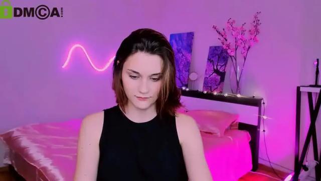 Image 8 of elani_foxy Stream on Chaturbate on 21 months ago