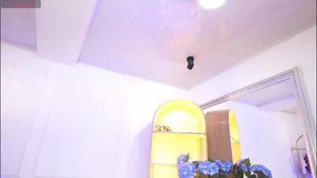 Image 6 of elasummeer Stream on Chaturbate on 1 month ago