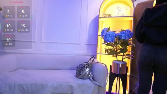 Image 2 of elasummeer Stream on Chaturbate on 1 month ago