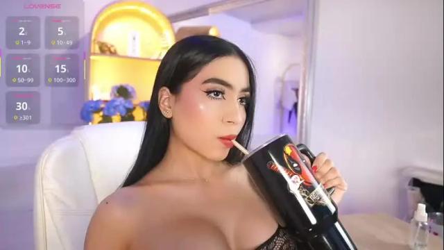 Image 8 of elasummeer Stream on Chaturbate on 1 month ago