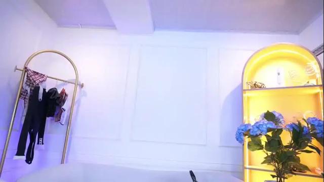 Image 2 of elasummeer Stream on Chaturbate on 1 month ago