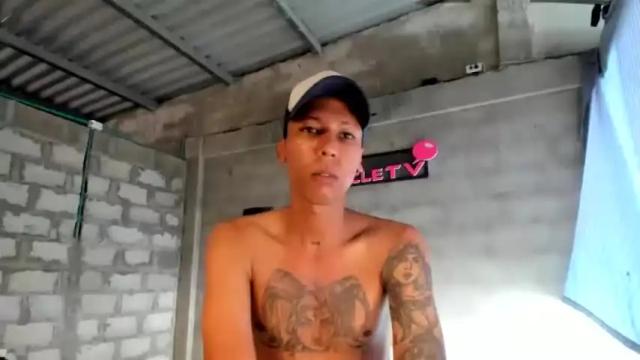 Image 10 of elchicletv Stream on Chaturbate on 14 months ago