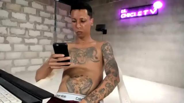 Image 12 of elchicletv Stream on Chaturbate on 13 months ago