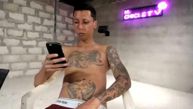 Image 6 of elchicletv Stream on Chaturbate on 13 months ago