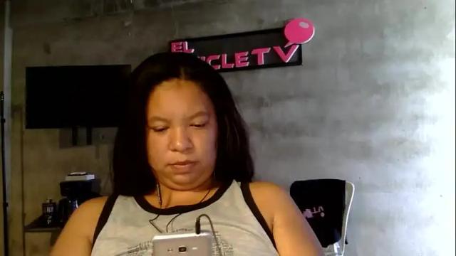 Image 4 of elchicletv Stream on Chaturbate on 2 months ago