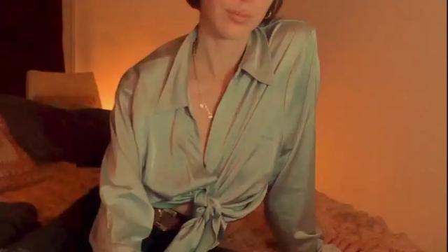 Image 3 of elderberrys Stream on Chaturbate on 25 months ago