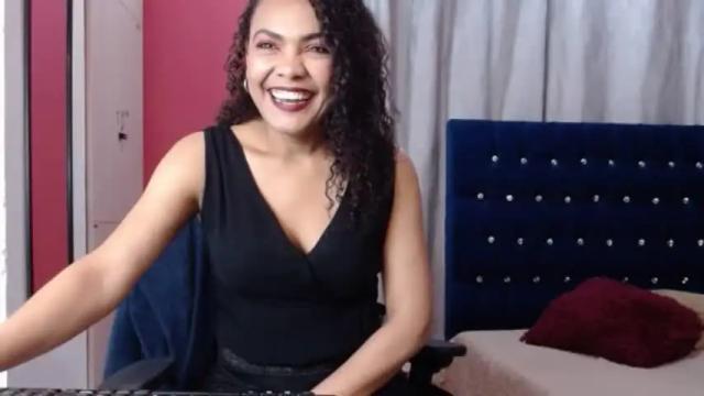 Image 4 of electra_gea Stream on Chaturbate on 18 months ago
