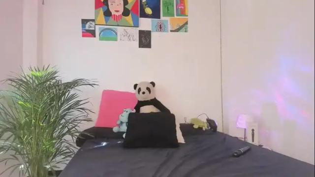 Image 4 of electrajones2 Stream on Chaturbate on 4 months ago